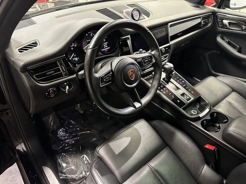 Used 2023 Porsche Macan S w/ Premium Package Plus image 9