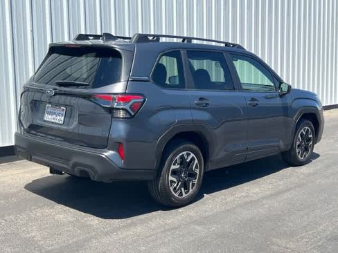 Used 2025 Subaru Forester Premium AWD/4WD image 6