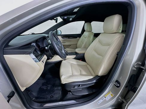 Used 2017 Cadillac XT5 FWD image 20