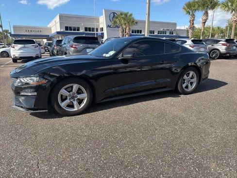 Used 2019 Ford Mustang Coupe RWD image 3