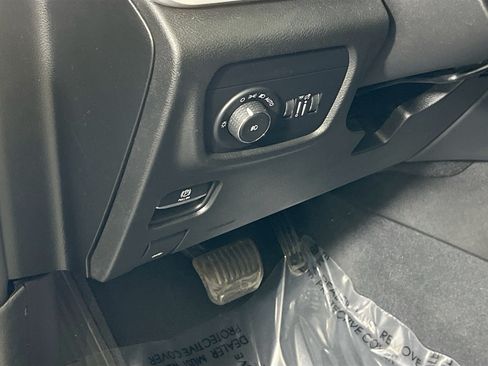 Used 2023 Jeep Grand Cherokee Limited AWD/4WD image 10