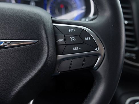 Used 2017 Chrysler 200 Limited Platinum FWD image 37