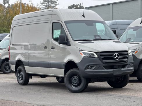 New 2025 Mercedes-Benz Sprinter 2500 image 2
