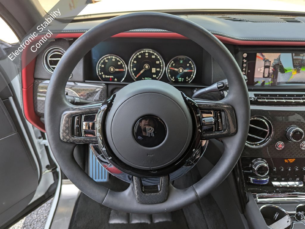Used 2022 Rolls-Royce Cullinan Black Badge AWD/4WD image 18