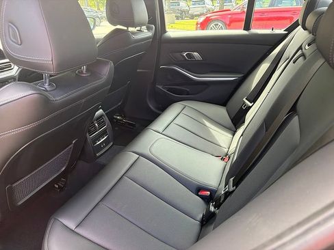 Used 2022 BMW 330i xDrive Sedan w/ M Sport Package AWD/4WD image 8