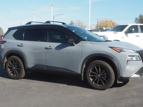 Used 2023 Nissan Rogue Platinum w/ Platinum Premium Package image 3