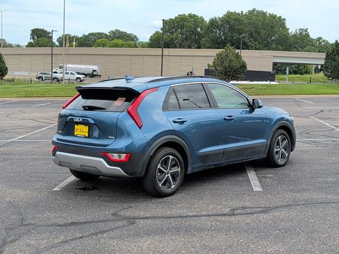 Certified 2024 Kia Niro EX w/ EX Cold Weather Package FWD image 4