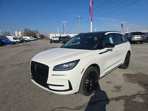 New 2026 Lincoln Corsair Premiere image 9