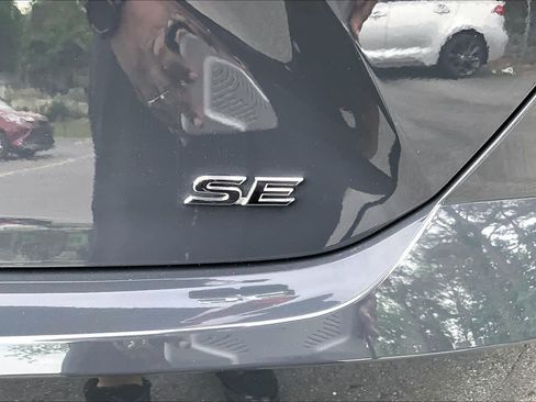 Used 2025 Toyota Camry SE w/ Convenience Package FWD image 30