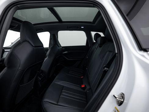 Certified 2025 Audi Q6 e-tron Premium Plus image 18