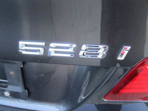 Used 2011 BMW 528i Sedan image 10