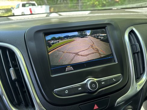 Used 2020 Chevrolet Equinox LT FWD image 26