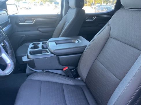 Used 2024 GMC Sierra 1500 SLE image 8