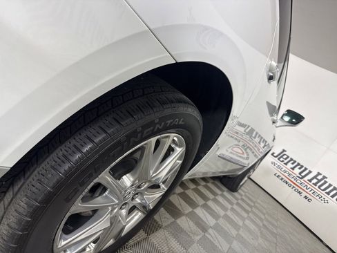 Used 2023 Buick Enclave Premium w/ Experience Buick Package image 34