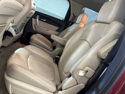 Used 2012 GMC Acadia SLT image 23