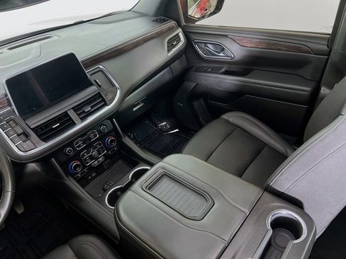 Used 2023 Chevrolet Suburban Z71 w/ Luxury Package AWD/4WD image 23