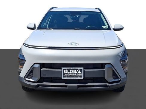 Used 2024 Hyundai Kona SEL AWD/4WD image 2