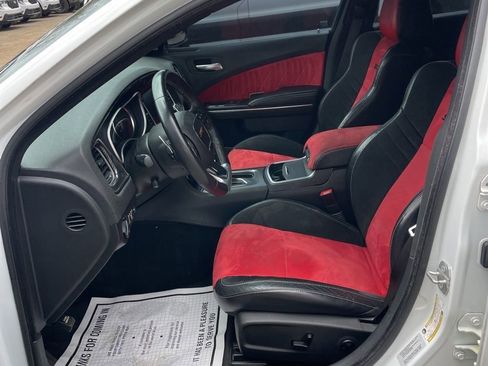 Used 2016 Dodge Charger SRT image 5