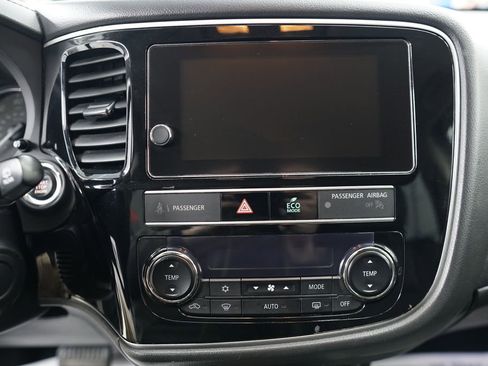 Used 2019 Mitsubishi Outlander SEL AWD/4WD image 28
