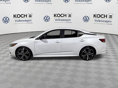Used 2022 Nissan Sentra SR w/ SR Premium Package FWD image 4