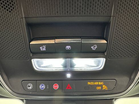 Used 2024 Chevrolet Traverse RS image 26