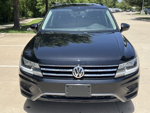 Used 2019 Volkswagen Tiguan S FWD image 3