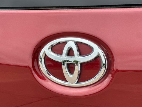 Certified 2018 Toyota Sienna XLE w/ XLE Navigation Package FWD image 35