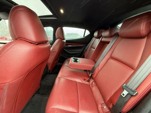 Used 2021 MAZDA MAZDA3 Hatchback w/Premium Plus Pkg image 14