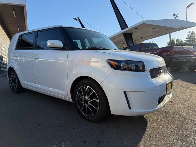 Used 2009 Scion xB FWD image 3