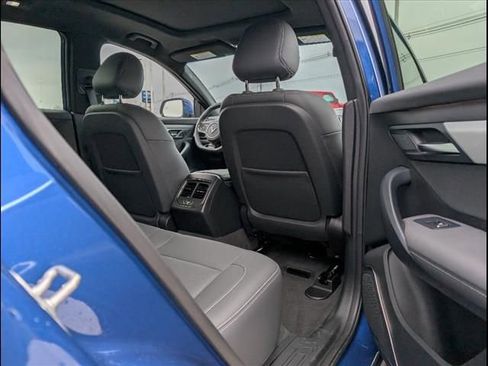 New 2025 VinFast VF 8 Plus image 21