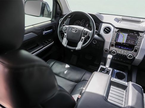 Used 2020 Toyota Tundra Platinum image 31