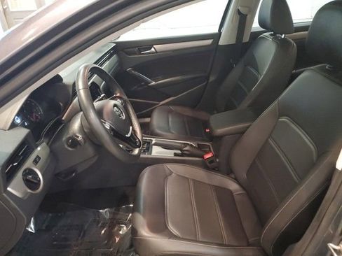 Used 2022 Volkswagen Passat 2.0T SE image 10