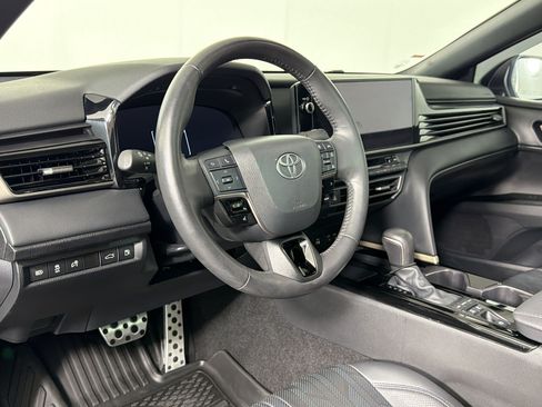 Used 2025 Toyota Camry XSE FWD image 3