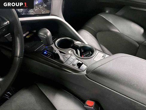 Used 2024 Toyota Camry XSE FWD image 17