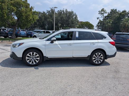 Used 2018 Subaru Outback 2.5i Touring AWD/4WD image 7