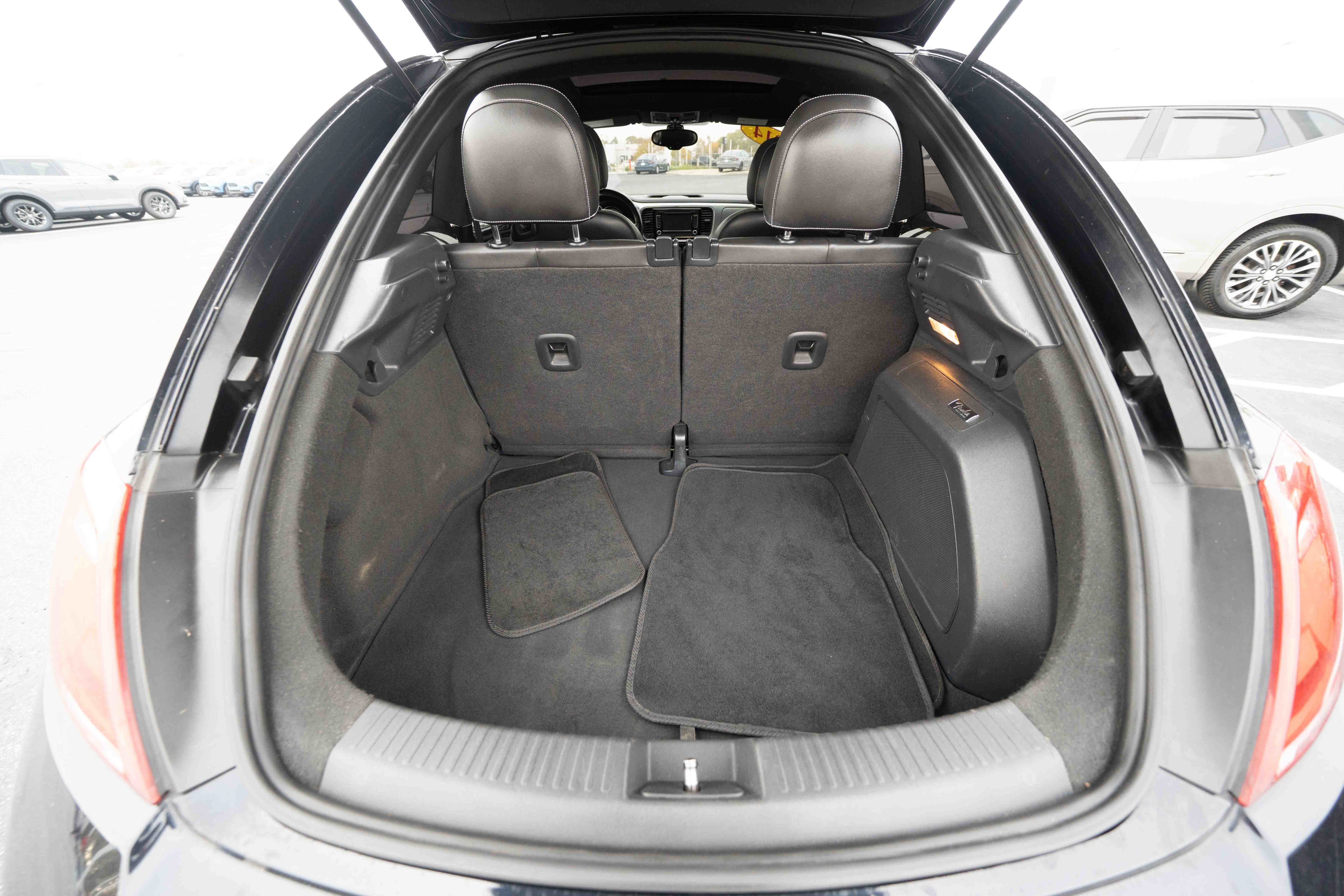 Used 2014 Volkswagen Beetle TDI FWD image 27