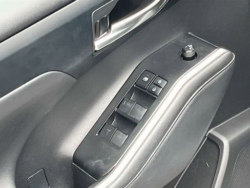 Used 2021 Toyota Highlander XLE image 18