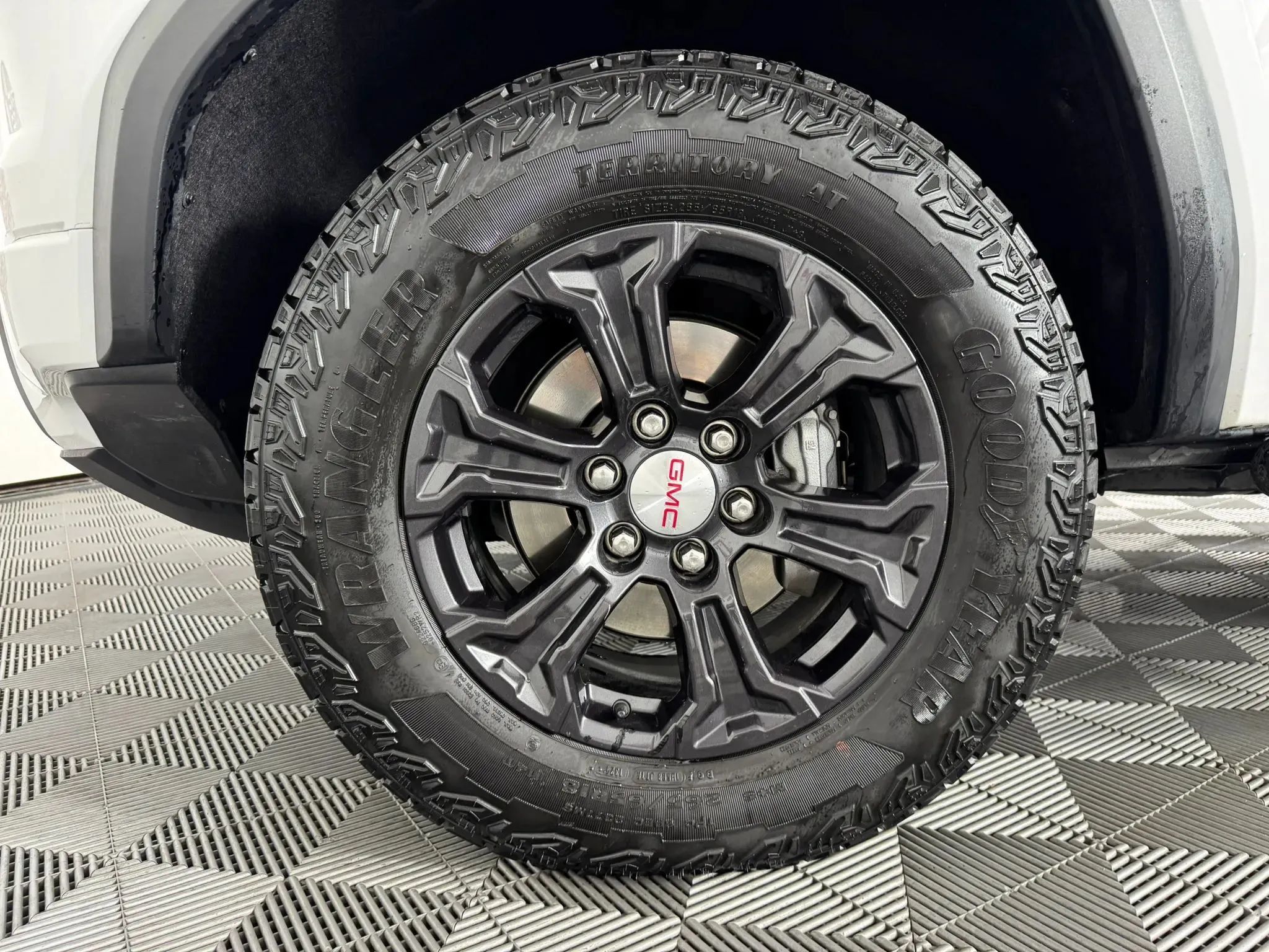 Used 2024 GMC Canyon Elevation w/ Convenience Package AWD/4WD image 38