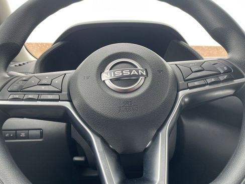 Used 2025 Nissan Sentra SV FWD image 25