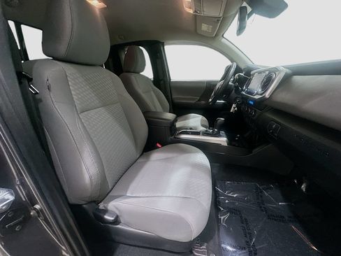 Used 2022 Toyota Tacoma SR5 AWD/4WD image 26