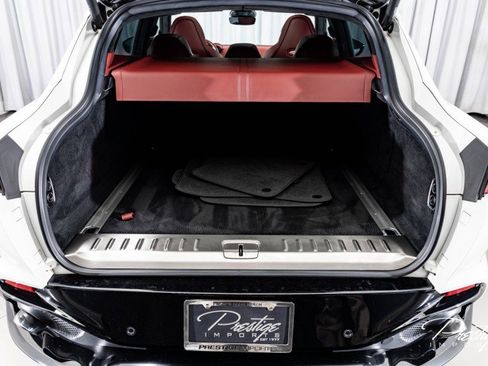 Used 2021 Aston Martin DBX image 17