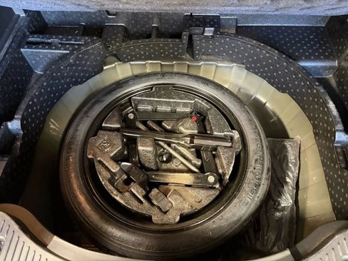 Used 2020 Chevrolet Trax LT w/ LT Convenience Package image 29