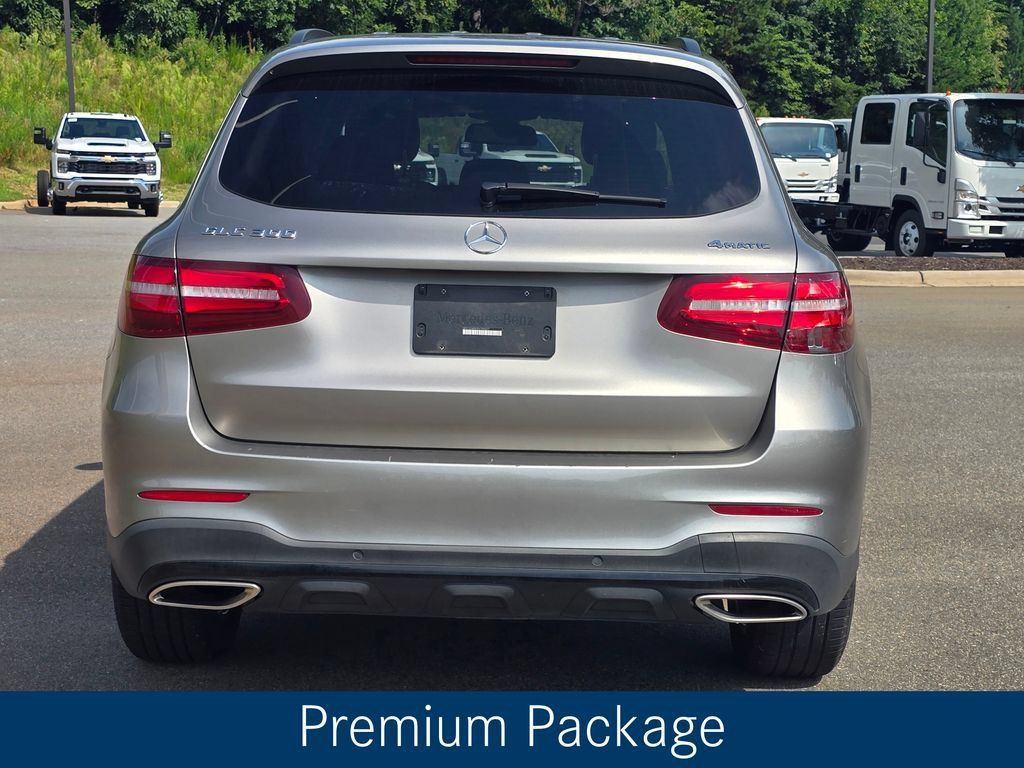 Used 2019 Mercedes-Benz GLC 300 4MATIC image 3