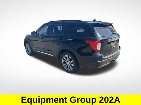 Used 2023 Ford Explorer XLT w/ Equipment Group 202A AWD/4WD image 3