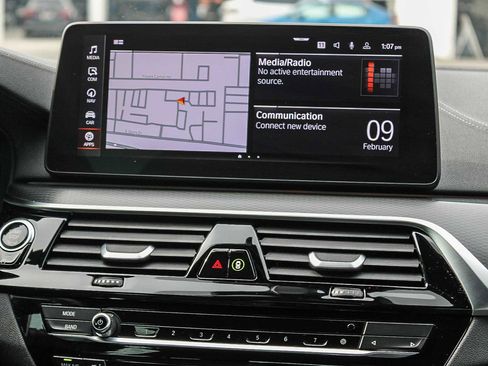 Used 2023 BMW M550i xDrive image 14