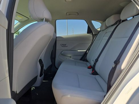 Used 2025 Hyundai Kona SEL FWD image 13