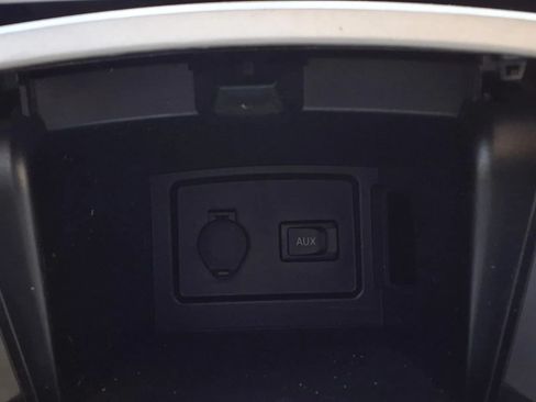 Used 2010 Toyota Camry LE FWD image 11