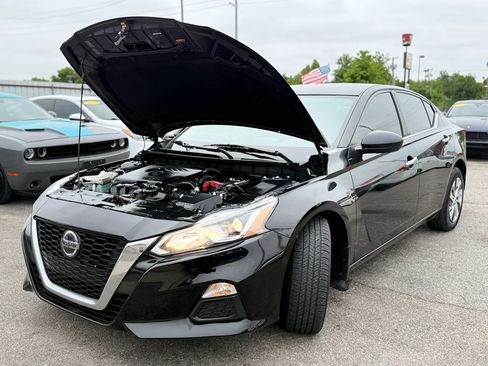 Used 2019 Nissan Altima 2.5 S AWD/4WD image 14
