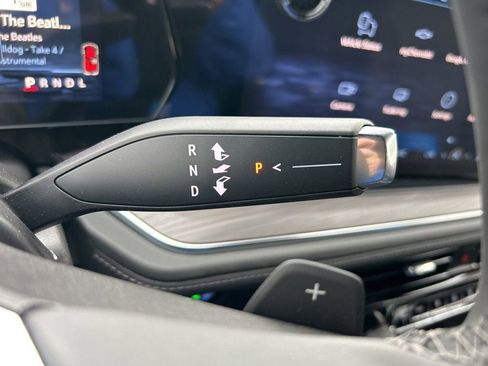 New 2026 Chevrolet Suburban Z71 image 19