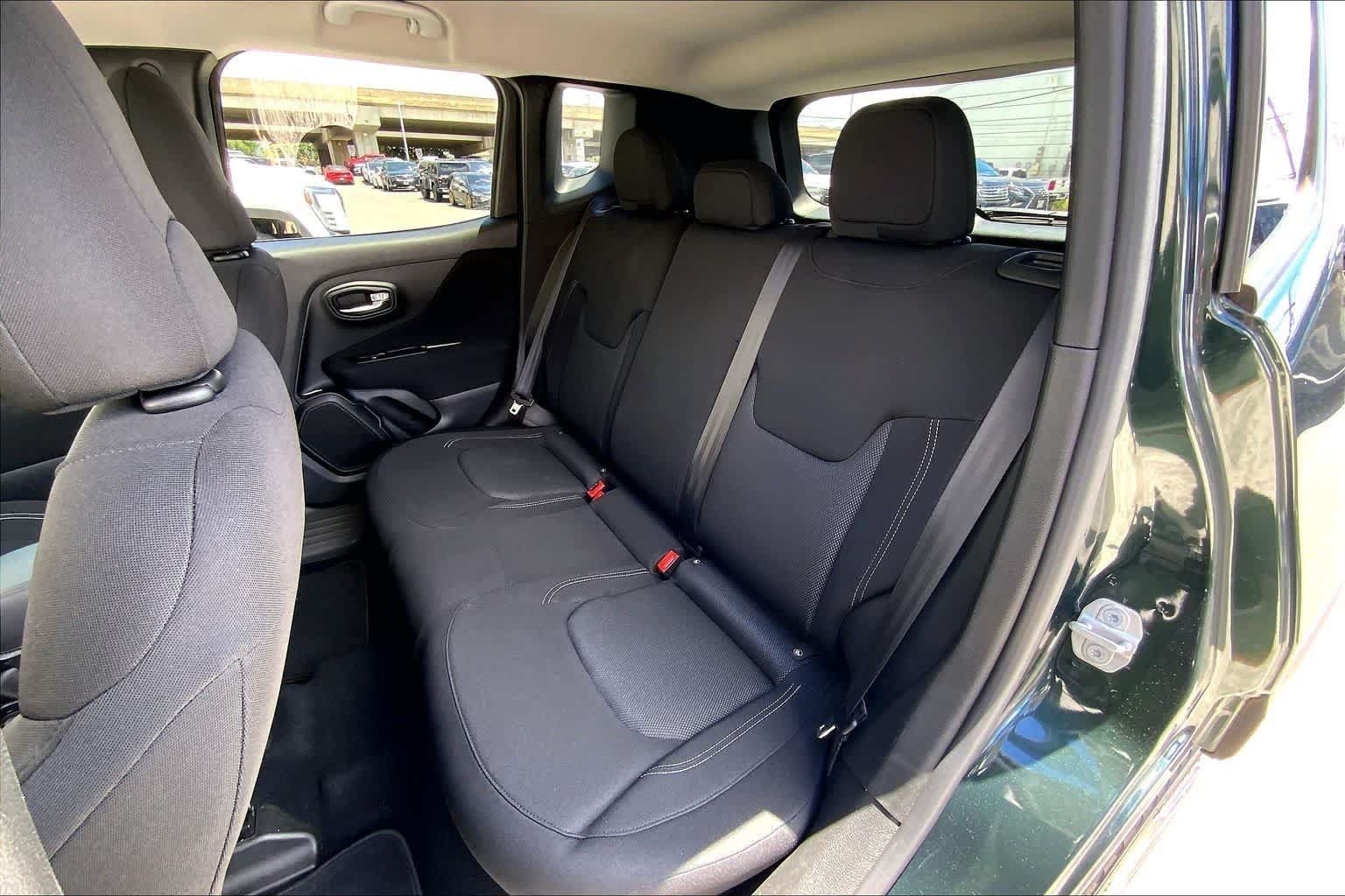 Used 2021 Jeep Renegade Sport FWD image 29